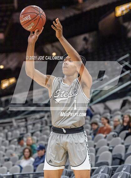 Thumbnail 1 in Steele vs Boerne-Champion (Spurs High School Showcase) photogallery.