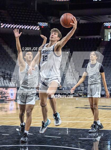Thumbnail 3 in Steele vs Boerne-Champion (Spurs High School Showcase) photogallery.