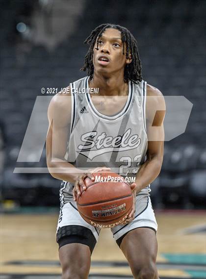 Thumbnail 1 in Steele vs Boerne-Champion (Spurs High School Showcase) photogallery.