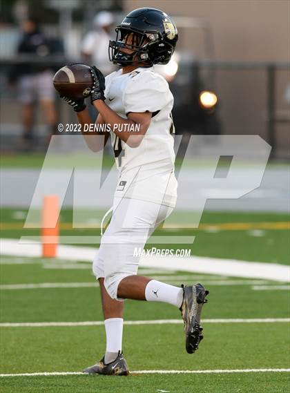 Thumbnail 2 in Archbishop Mitty @ Bellarmine College Prep photogallery.