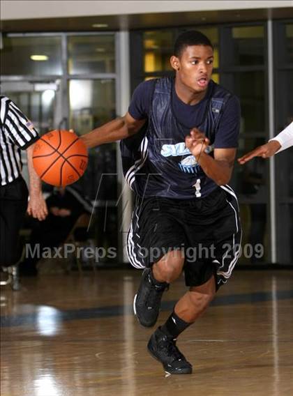 Thumbnail 3 in Sylmar vs. View Park Prep (MLK Hoops Shootout) photogallery.