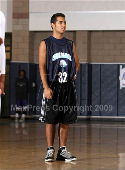 Thumbnail 1 in Sylmar vs. View Park Prep (MLK Hoops Shootout) photogallery.