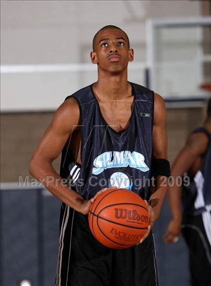 Thumbnail 3 in Sylmar vs. View Park Prep (MLK Hoops Shootout) photogallery.