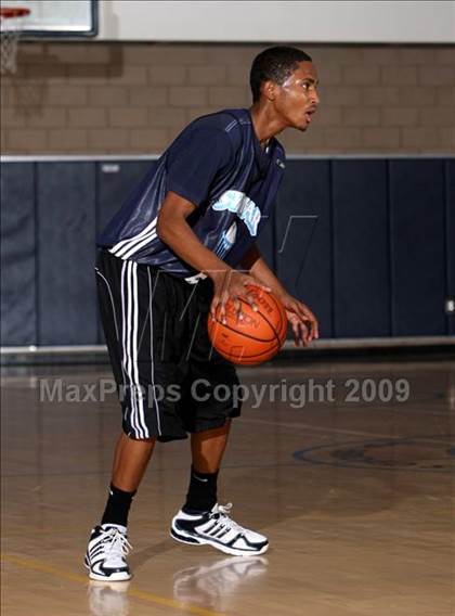 Thumbnail 1 in Sylmar vs. View Park Prep (MLK Hoops Shootout) photogallery.