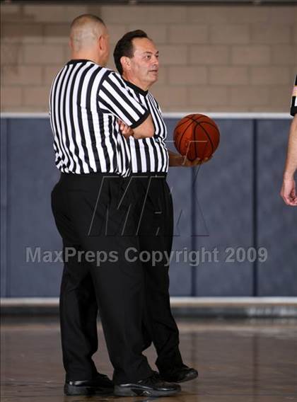 Thumbnail 3 in Sylmar vs. View Park Prep (MLK Hoops Shootout) photogallery.