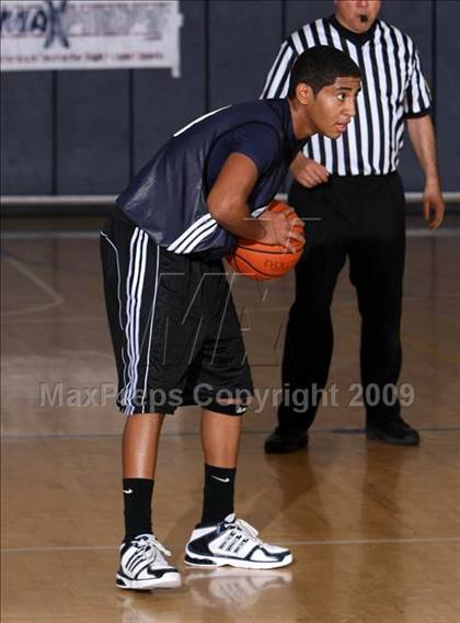 Thumbnail 3 in Sylmar vs. View Park Prep (MLK Hoops Shootout) photogallery.