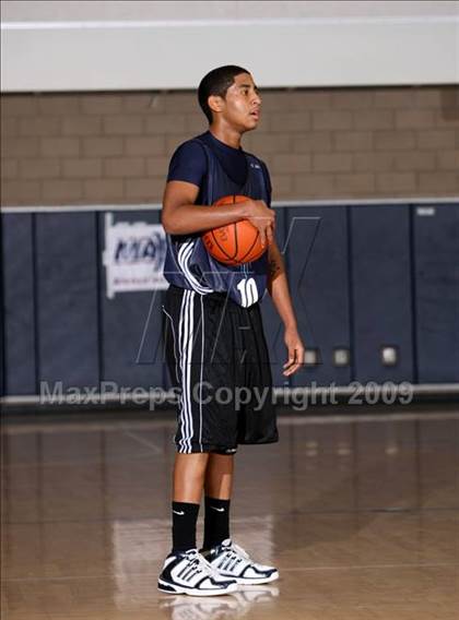 Thumbnail 2 in Sylmar vs. View Park Prep (MLK Hoops Shootout) photogallery.