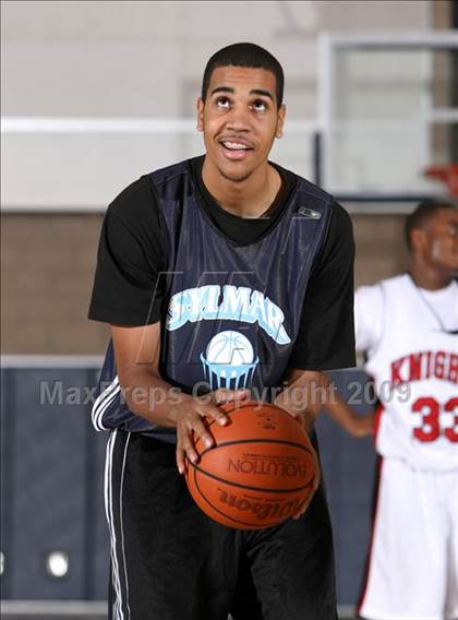 Thumbnail 3 in Sylmar vs. View Park Prep (MLK Hoops Shootout) photogallery.