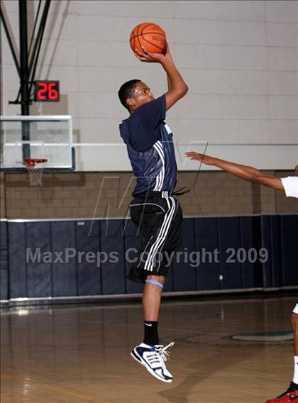 Thumbnail 2 in Sylmar vs. View Park Prep (MLK Hoops Shootout) photogallery.