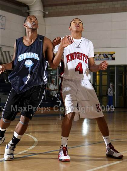 Thumbnail 3 in Sylmar vs. View Park Prep (MLK Hoops Shootout) photogallery.