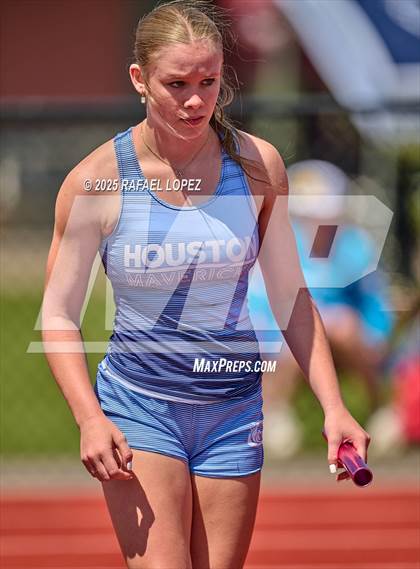 Thumbnail 2 in Lake Houston Conquerors Invitational (4x100M) photogallery.