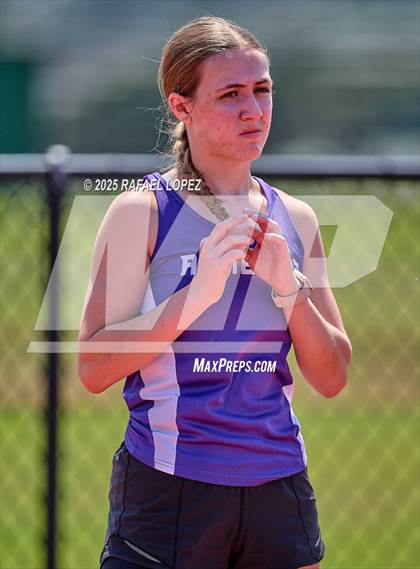 Thumbnail 3 in Lake Houston Conquerors Invitational (4x100M) photogallery.