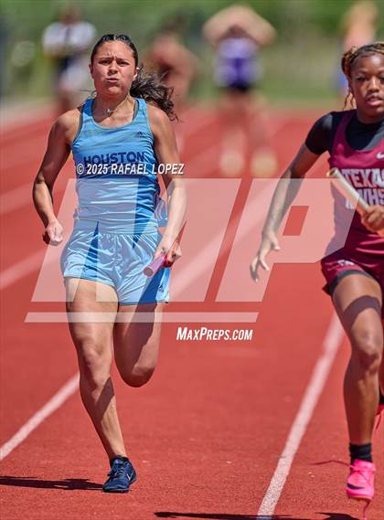 Thumbnail 2 in Lake Houston Conquerors Invitational (4x100M) photogallery.