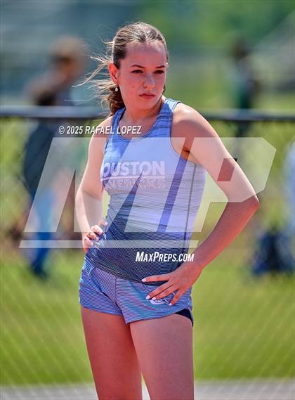 Thumbnail 2 in Lake Houston Conquerors Invitational (4x100M) photogallery.