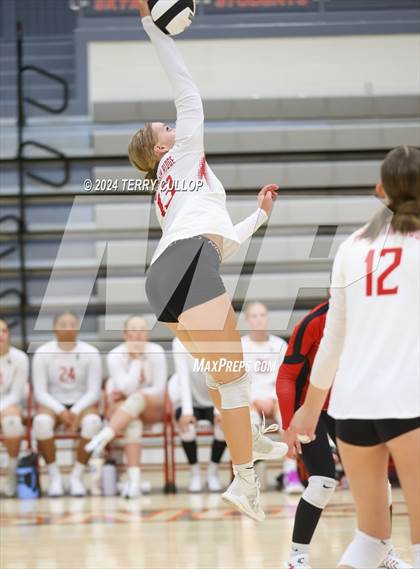Thumbnail 1 in Mountain Ridge @ Skyridge (Sophomore) photogallery.