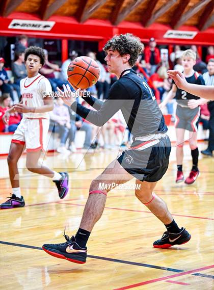 Thumbnail 1 in Burton vs Brazos photogallery.