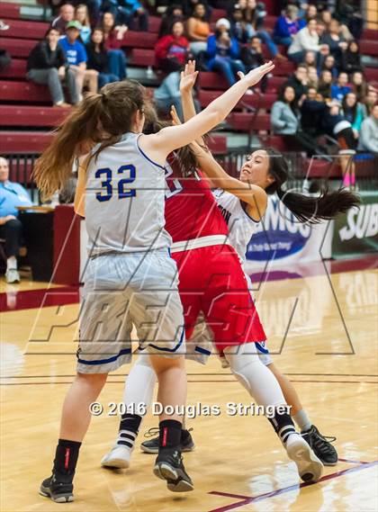 Thumbnail 2 in St. Ignatius vs. Presentation (CIF CCS D2 Final) photogallery.