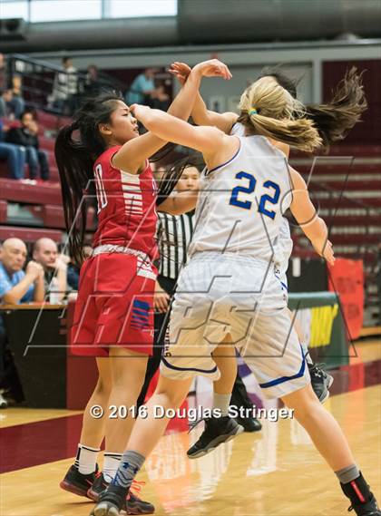 Thumbnail 3 in St. Ignatius vs. Presentation (CIF CCS D2 Final) photogallery.