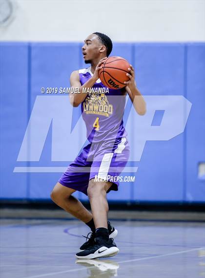Thumbnail 1 in Lynwood vs  Van Nuys (Spot Up Christmas Classic) photogallery.
