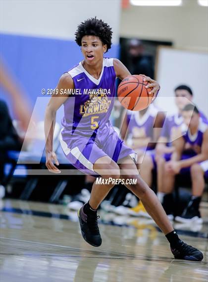 Thumbnail 2 in Lynwood vs  Van Nuys (Spot Up Christmas Classic) photogallery.