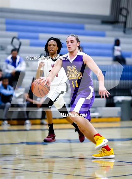 Thumbnail 1 in Lynwood vs  Van Nuys (Spot Up Christmas Classic) photogallery.