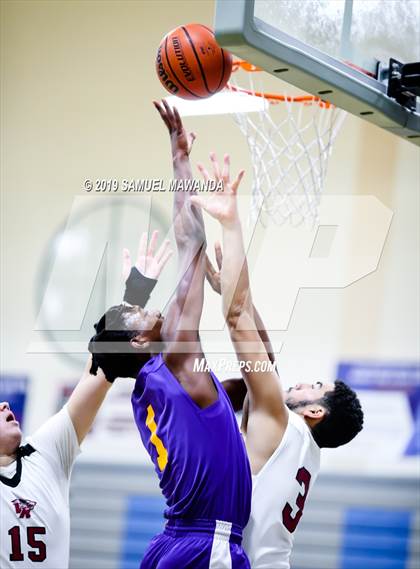 Thumbnail 2 in Lynwood vs  Van Nuys (Spot Up Christmas Classic) photogallery.