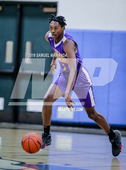 Thumbnail 2 in Lynwood vs  Van Nuys (Spot Up Christmas Classic) photogallery.