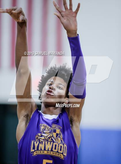 Thumbnail 2 in Lynwood vs  Van Nuys (Spot Up Christmas Classic) photogallery.