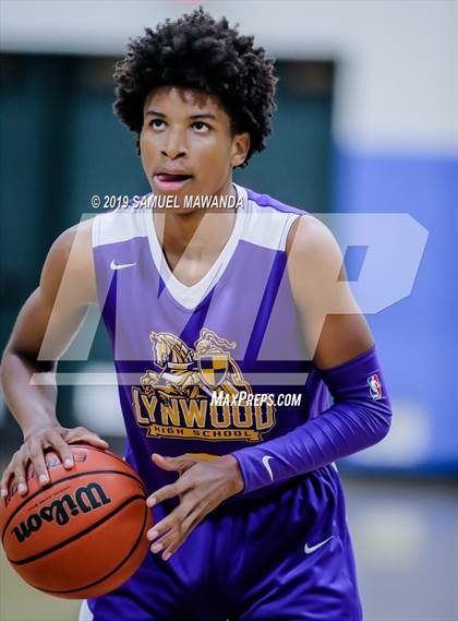 Thumbnail 3 in Lynwood vs  Van Nuys (Spot Up Christmas Classic) photogallery.