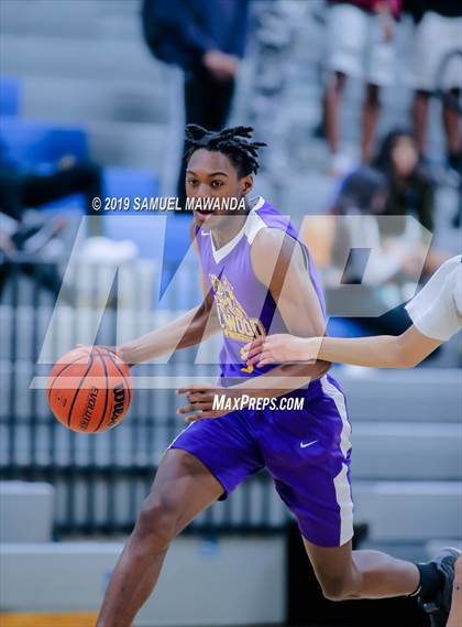 Thumbnail 2 in Lynwood vs  Van Nuys (Spot Up Christmas Classic) photogallery.