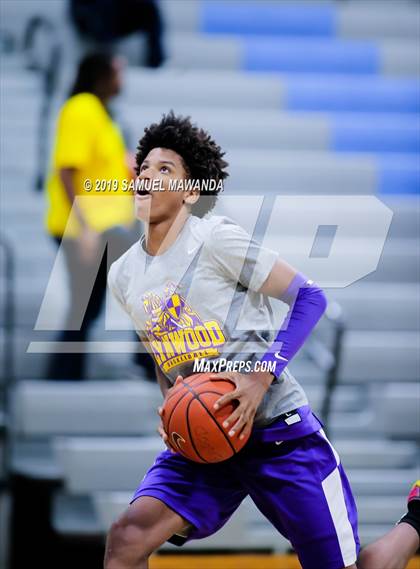 Thumbnail 3 in Lynwood vs  Van Nuys (Spot Up Christmas Classic) photogallery.