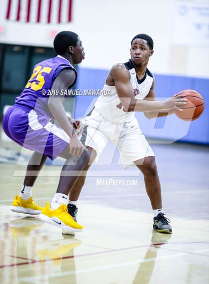 Thumbnail 3 in Lynwood vs  Van Nuys (Spot Up Christmas Classic) photogallery.