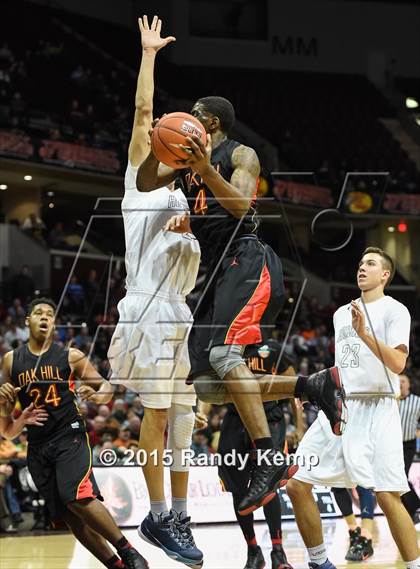 Thumbnail 2 in Chino Hills vs Oak Hill Academy  (Bass Pro Tournament of Champions) photogallery.