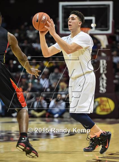 Thumbnail 2 in Chino Hills vs Oak Hill Academy  (Bass Pro Tournament of Champions) photogallery.