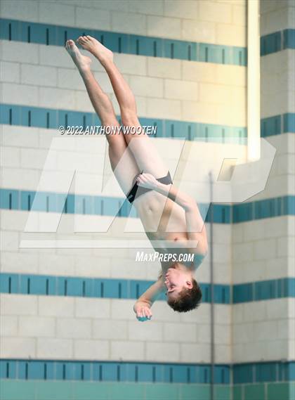 Thumbnail 1 in NCHSAA 4A State Diving Championships photogallery.