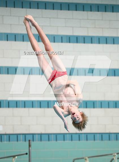 Thumbnail 2 in NCHSAA 4A State Diving Championships photogallery.