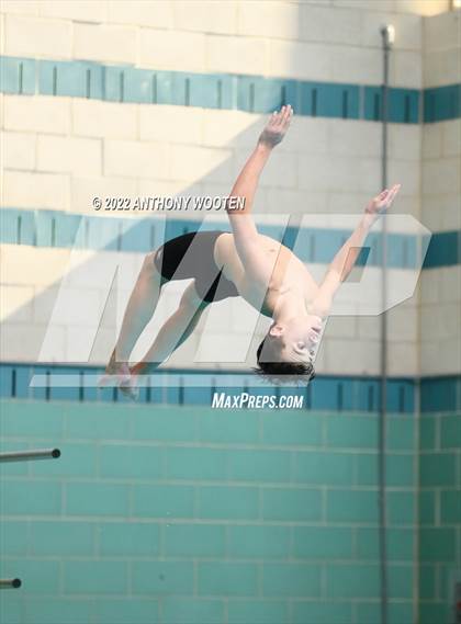 Thumbnail 1 in NCHSAA 4A State Diving Championships photogallery.