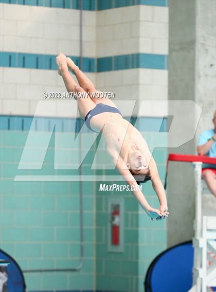 Thumbnail 1 in NCHSAA 4A State Diving Championships photogallery.