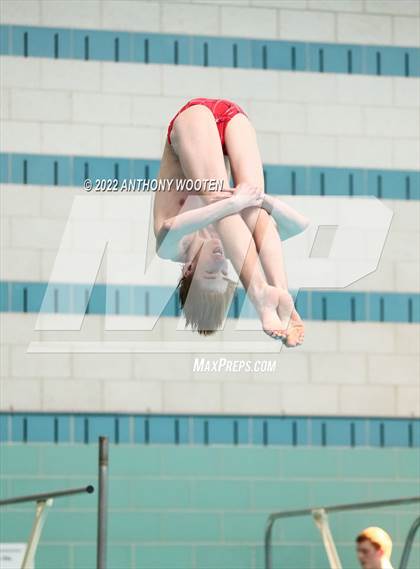 Thumbnail 2 in NCHSAA 4A State Diving Championships photogallery.