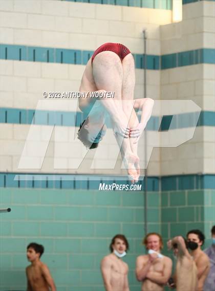 Thumbnail 1 in NCHSAA 4A State Diving Championships photogallery.