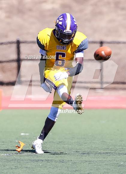 Thumbnail 2 in Kennedy vs. Alameda photogallery.