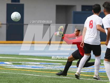Thumbnail 3 in Del Norte vs. Hoover (CIF SDS Division 3 Final) photogallery.