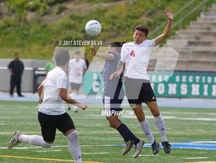 Thumbnail 2 in Del Norte vs. Hoover (CIF SDS Division 3 Final) photogallery.