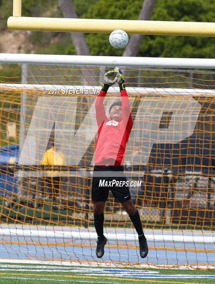 Thumbnail 1 in Del Norte vs. Hoover (CIF SDS Division 3 Final) photogallery.