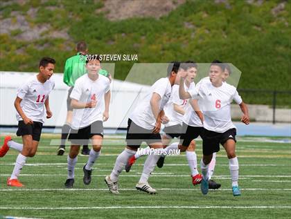 Thumbnail 2 in Del Norte vs. Hoover (CIF SDS Division 3 Final) photogallery.