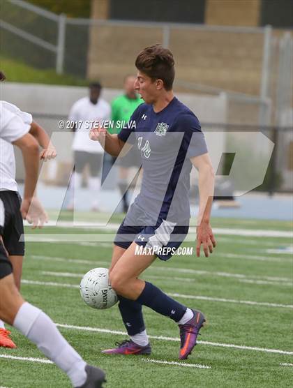 Thumbnail 3 in Del Norte vs. Hoover (CIF SDS Division 3 Final) photogallery.