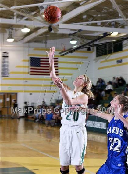 Thumbnail 3 in Knoxville Catholic vs Karns (Pilot Food-Mart Classic) photogallery.