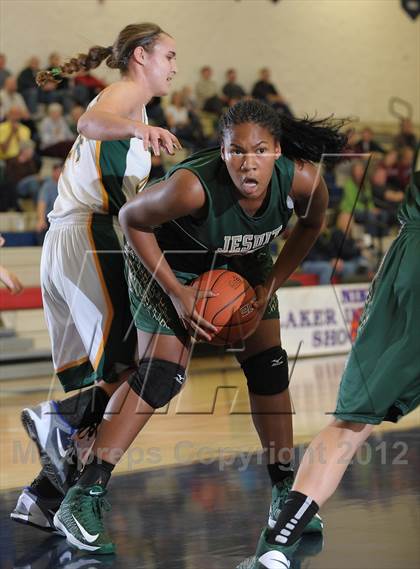 Thumbnail 2 in West Linn vs. Jesuit (Nike Interstate Shootout) photogallery.