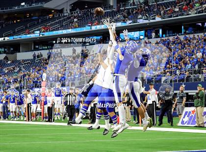 Thumbnail 3 in Stratford vs. Falls City (UIL Football 2A D1 Finals) photogallery.