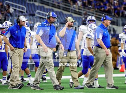 Thumbnail 3 in Stratford vs. Falls City (UIL Football 2A D1 Finals) photogallery.